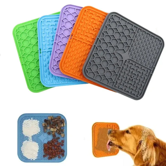 Pets Slicone slow feeder and bathing distraction tool for dogs